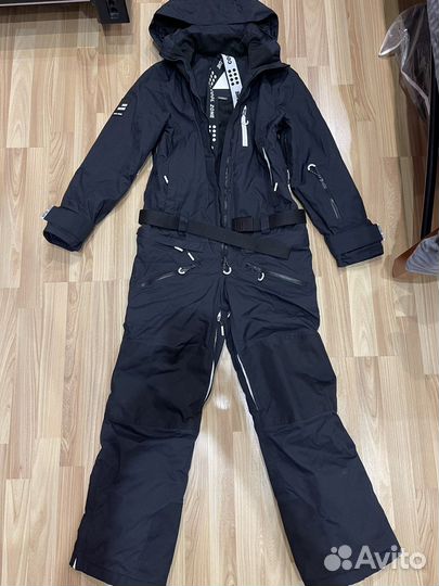 Комбинезон для сноуборда женский