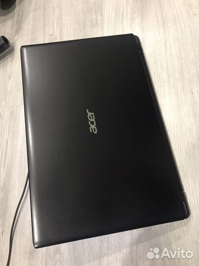 Ноутбук Acer v5-551g
