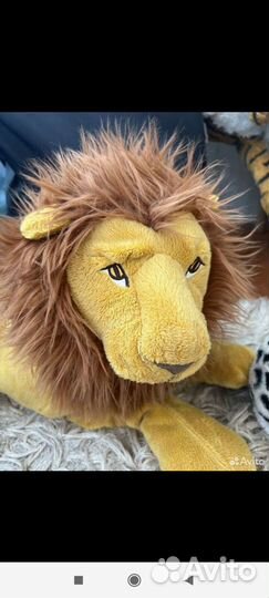 Большая мягкая игрушка лев