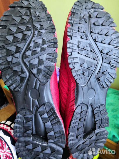 Кроссовки новые