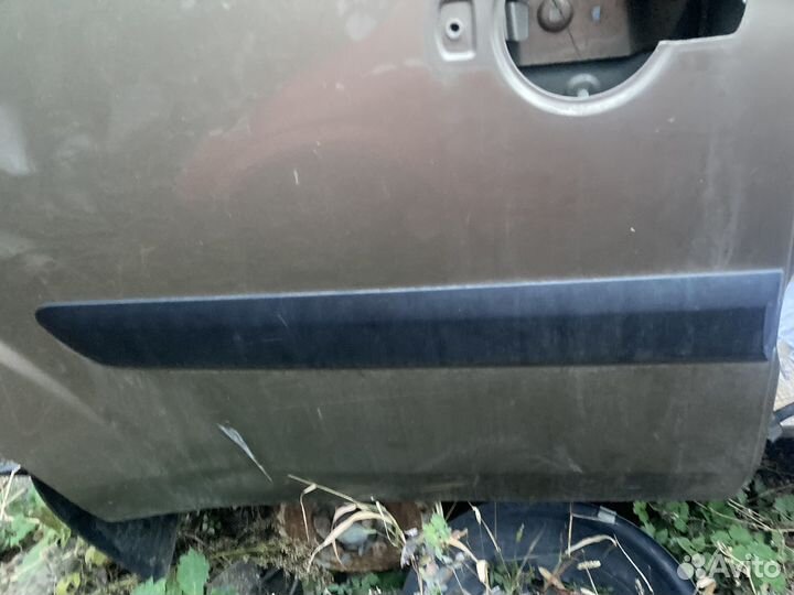 Молдинг правой сдвижной двери fiat doblo