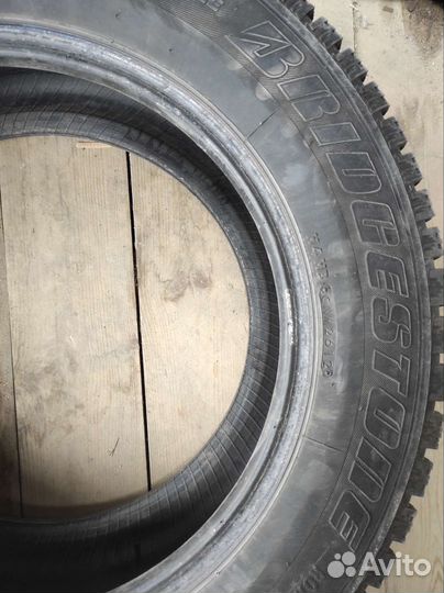 Bridgestone Ice Cruiser 7000 215/65 R16 98H