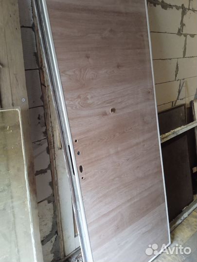 Дверь входная металлическая