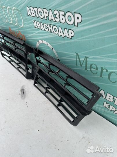 Решетка радиатора Chrysler Grand Voyager RT