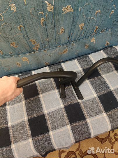 Турник настенный