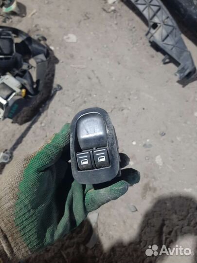 Пежо 206 кнопки стеклоподъёмника