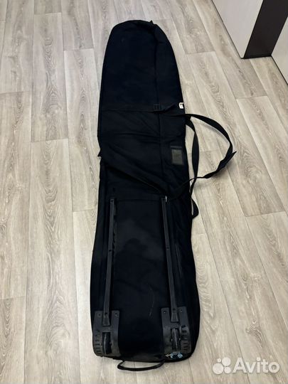 Чехол для сноуборда на колесах dakine