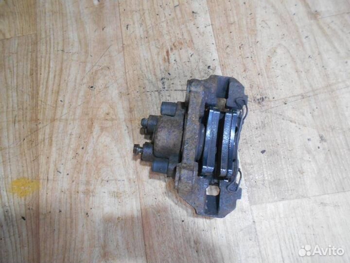 Суппорт задний правый Jeep Grand Cherokee (WJ, WG