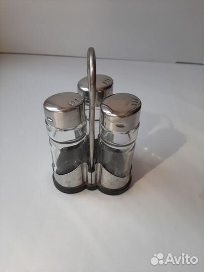 Солонка и перечница