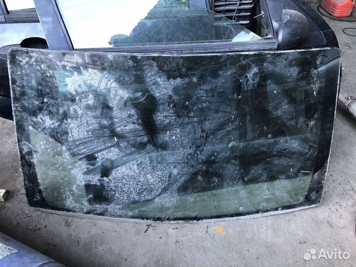 Заднее стекло ford focus 1