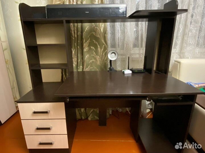Компьютерный стол