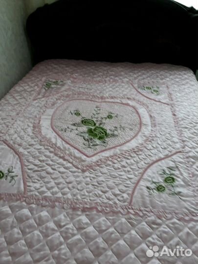 Покрывало на кровать с одной спинкой