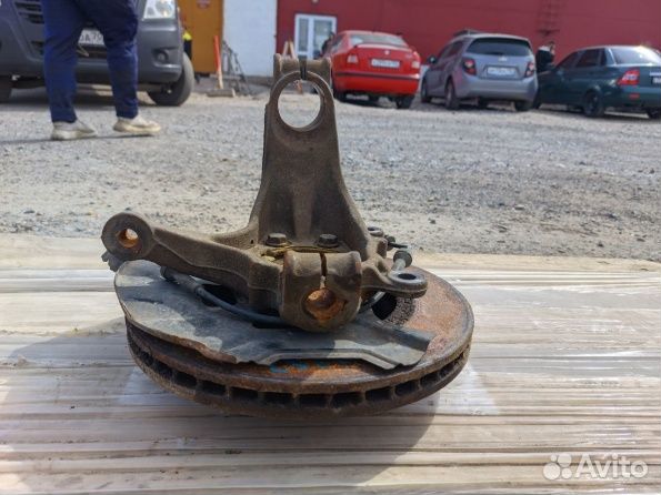 Nissan Qashqai J11 поворотный кулак в сборе