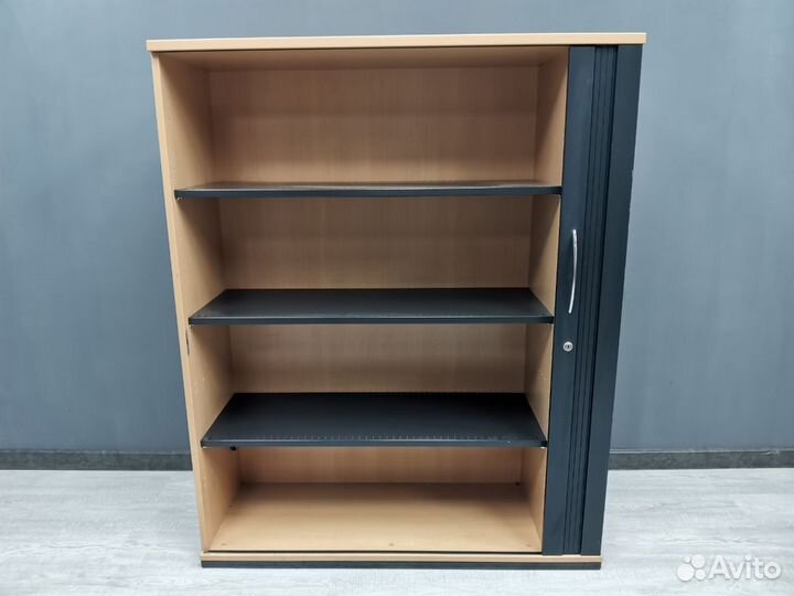 Шкаф с полками