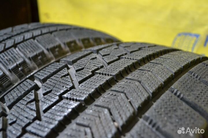 Bridgestone Blizzak VRX 215/60 R16