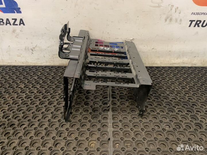 82300079 Кронштейн центральной консоли Renault T