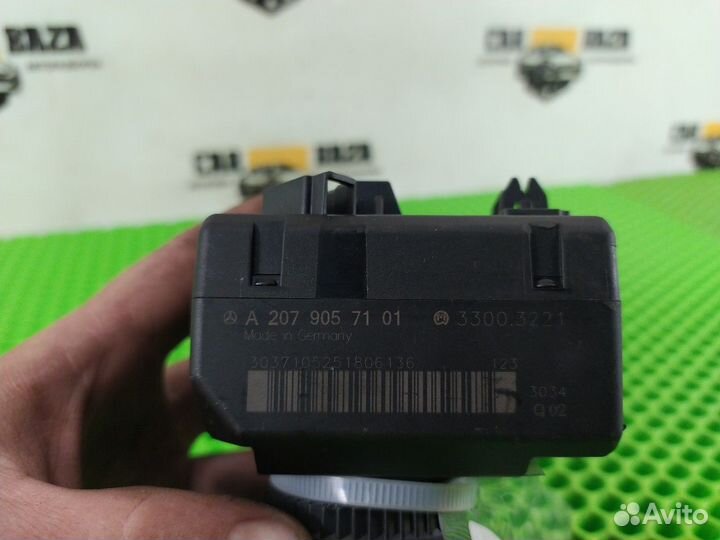 Замок зажигания с чип-ключом Mercedes-Benz C-class