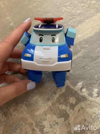 Робокар Поли