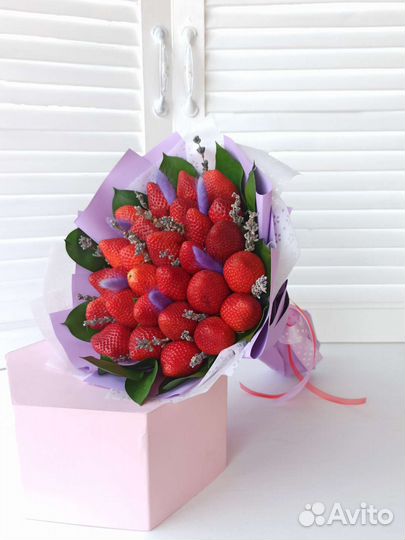 Клубничный букет