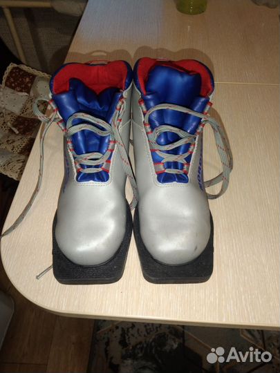 Лыжные ботинки