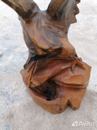 Статуэтка птицы