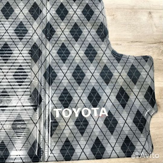 Коврик в багажник Toyota Carina 190(резиновый)