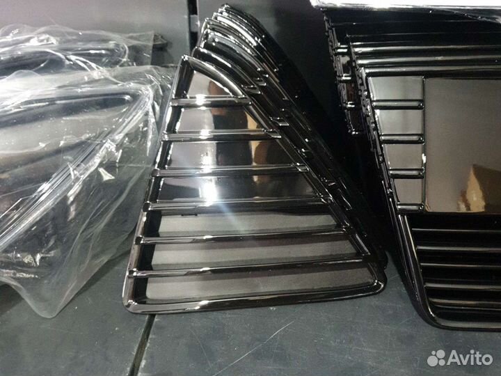 Решётки глянец на форд 3 комплект