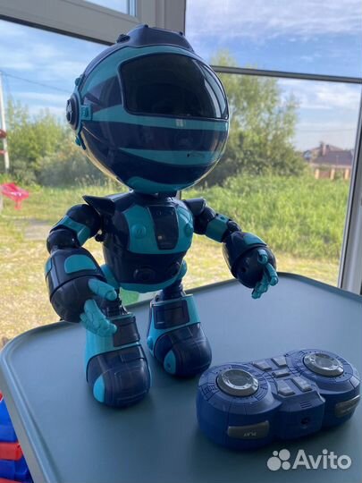 Игрушка робот