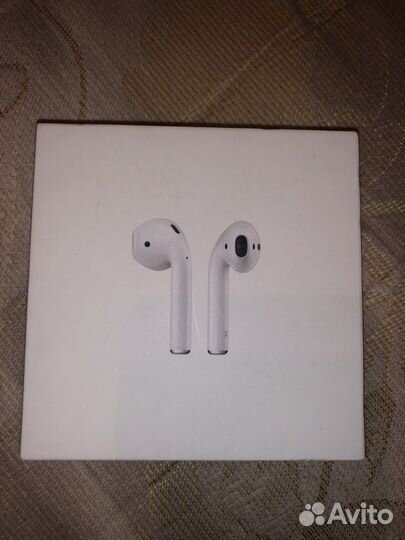 Коробка от AirPods