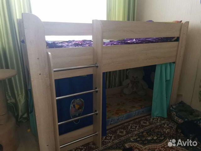 Кровать подростковая и шкаф угловой