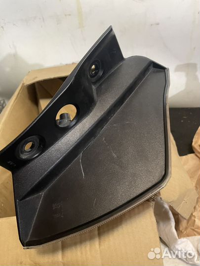 Фонарь задний правый Toyota Rav4 XA40