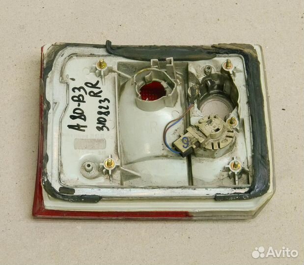 Фонарь правый внутренний Audi 80 B3