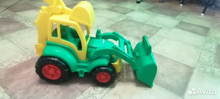 Новый трактор