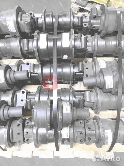 Каток поддерживающий Hitachi ZX330-5G HT696