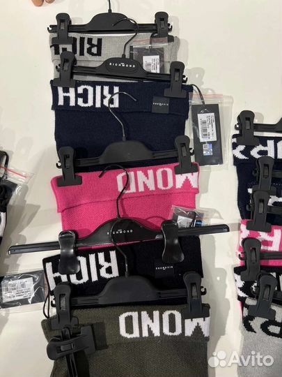 Опт. Шапки John Richmond