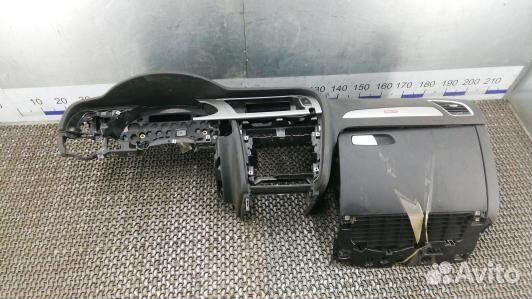 Панель приборов (торпедо) audi A4 B8 (KBE02IS01)