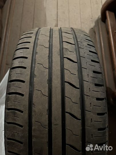 Royal Black Royal Performance 245/35 R20 и 275/30 R20 97W