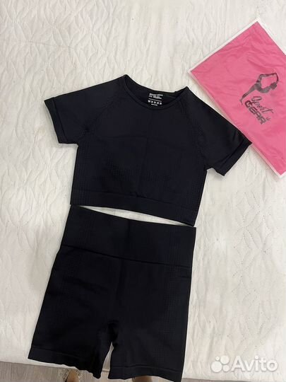 Костюм для йоги и фитнеса