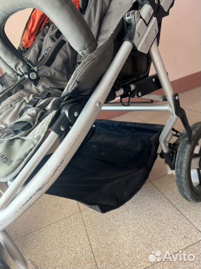 Коляска для двойни bumbleride