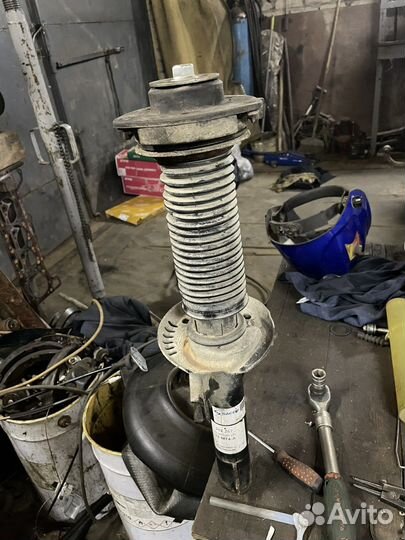 Стойка амортизатора skoda octavia a5