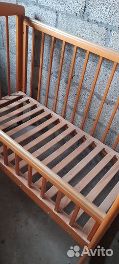 Кровать с маятником