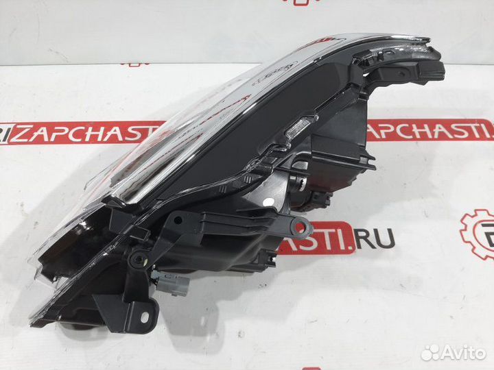 Фара передняя правая Toyota Camry V55