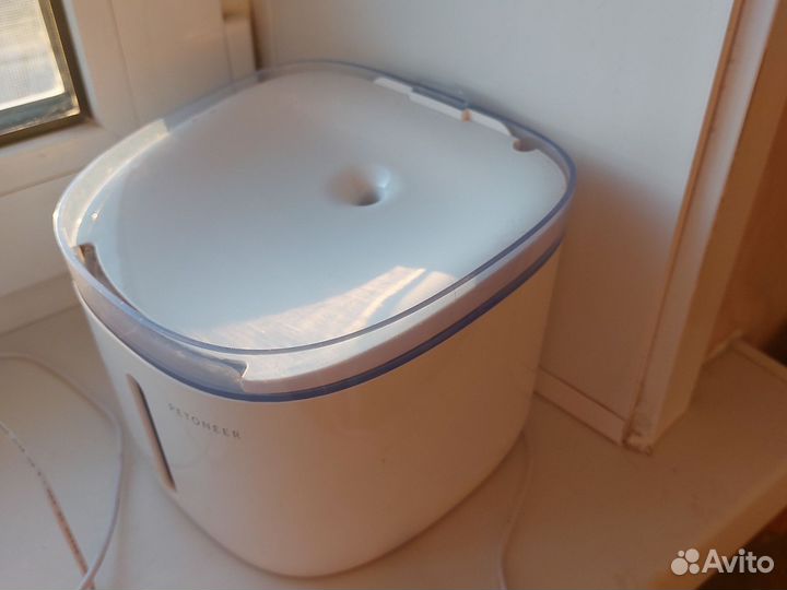 Фонтан поилка для кошек