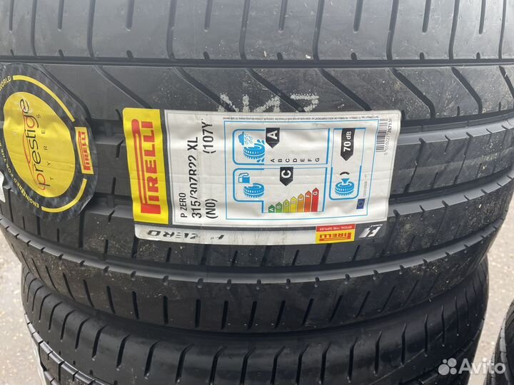 Pirelli P Zero 285/35 R22 и 315/30 R22 107Y