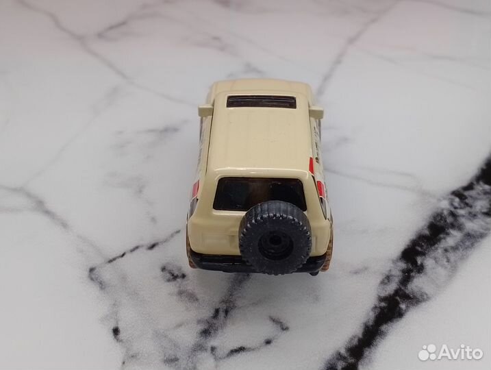 HotWheels. Джип Toyota Land Cruiser 80