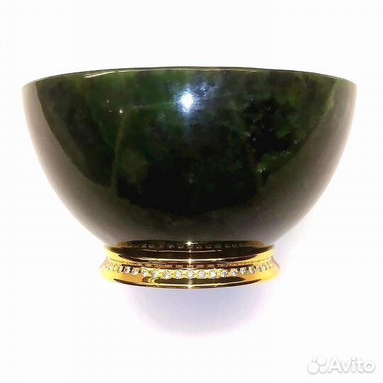 Вазочка из нефрита