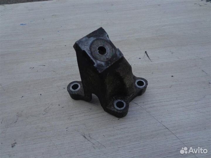 Опора двигателя Audi A6 C6