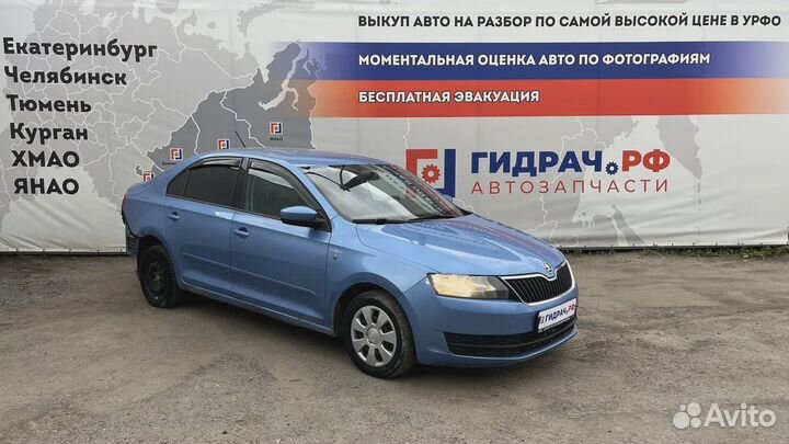 Кронштейн заднего бампера Skoda Rapid (NH3) 5JH807