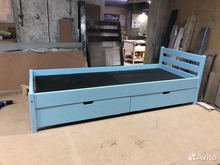 Кровать односпальная с ящиками