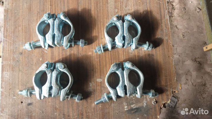 Хомут поворотный EN 74